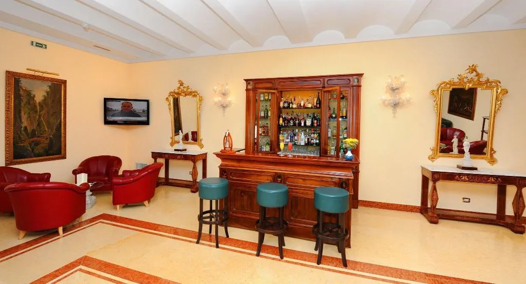 Bar, Antiche Mura, Naples