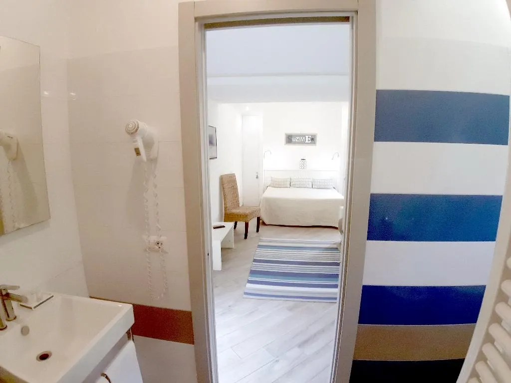 SUITE CAPACITY 3 Room, Esperidi Resort, Naples