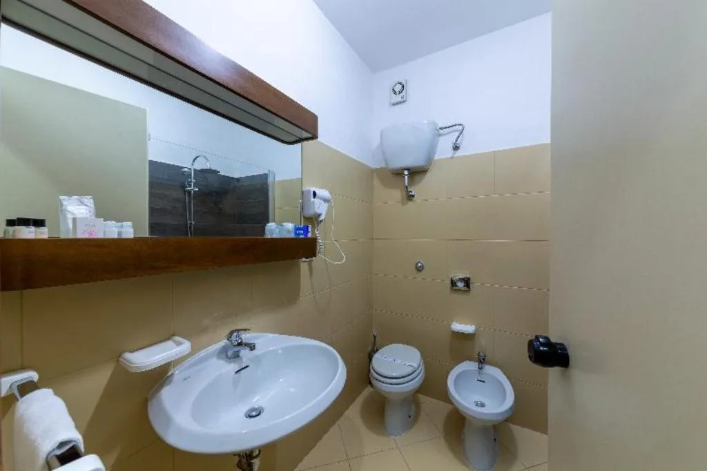 DOUBLE SINGLE USE STANDARD Room, Sakura Hotel, Naples