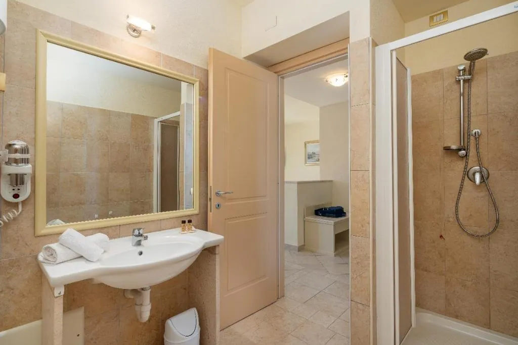 JUNIOR SUITE STANDARD Room, Hotel Regina Elena, Olbia