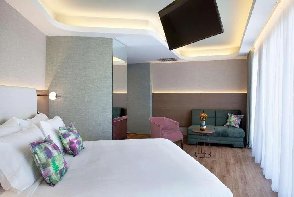 Room, ZEUS Essence Wyndham Athens Residence, Athens