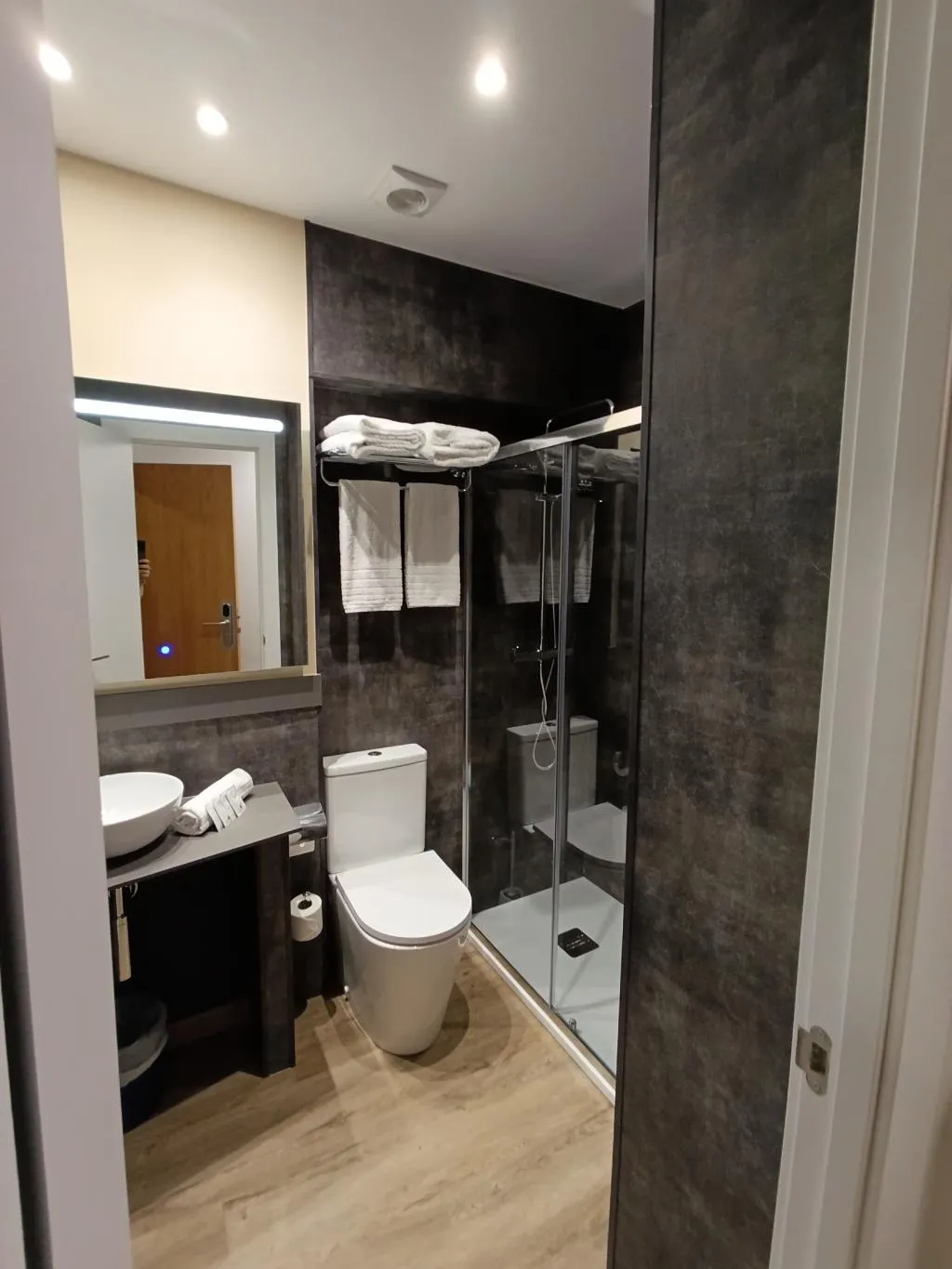 DOUBLE WITH DOUBLE BED Room, Hotel Travessera, Barcelona