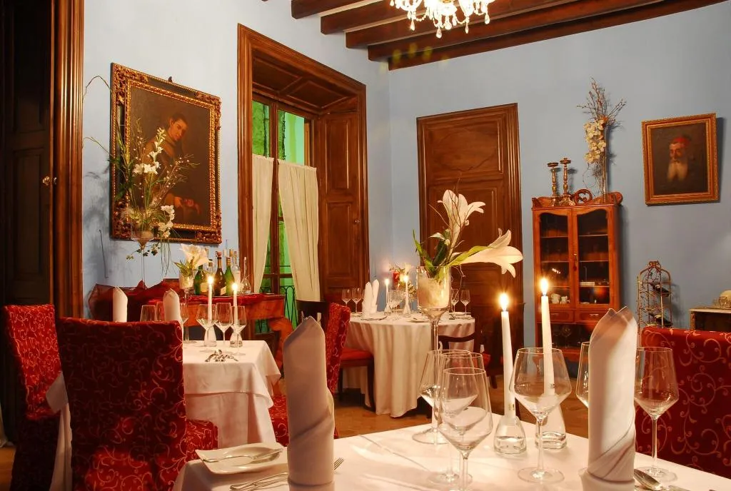 Lobby, Sant Salvador, Majorca