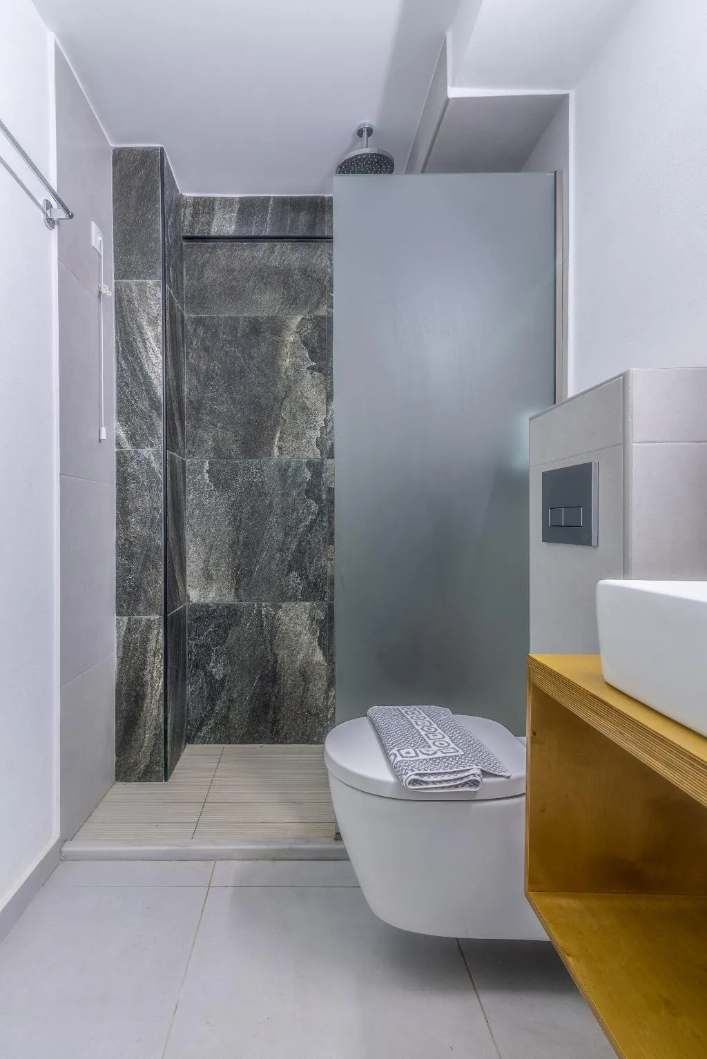 QUADRUPLE ONE BEDROOM ONE BATHROOM Room, Prince Of Lillies, Crete