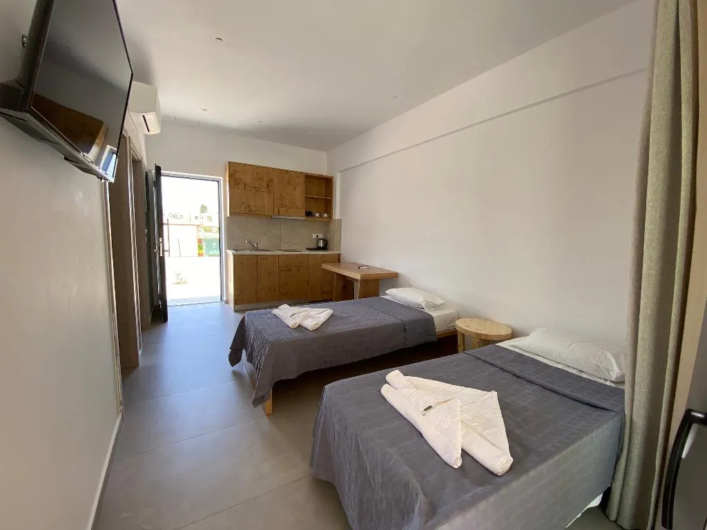 SUITE DELUXE WITH JACUZZI Room, Blue Aegean Hotel & Suites, Crete