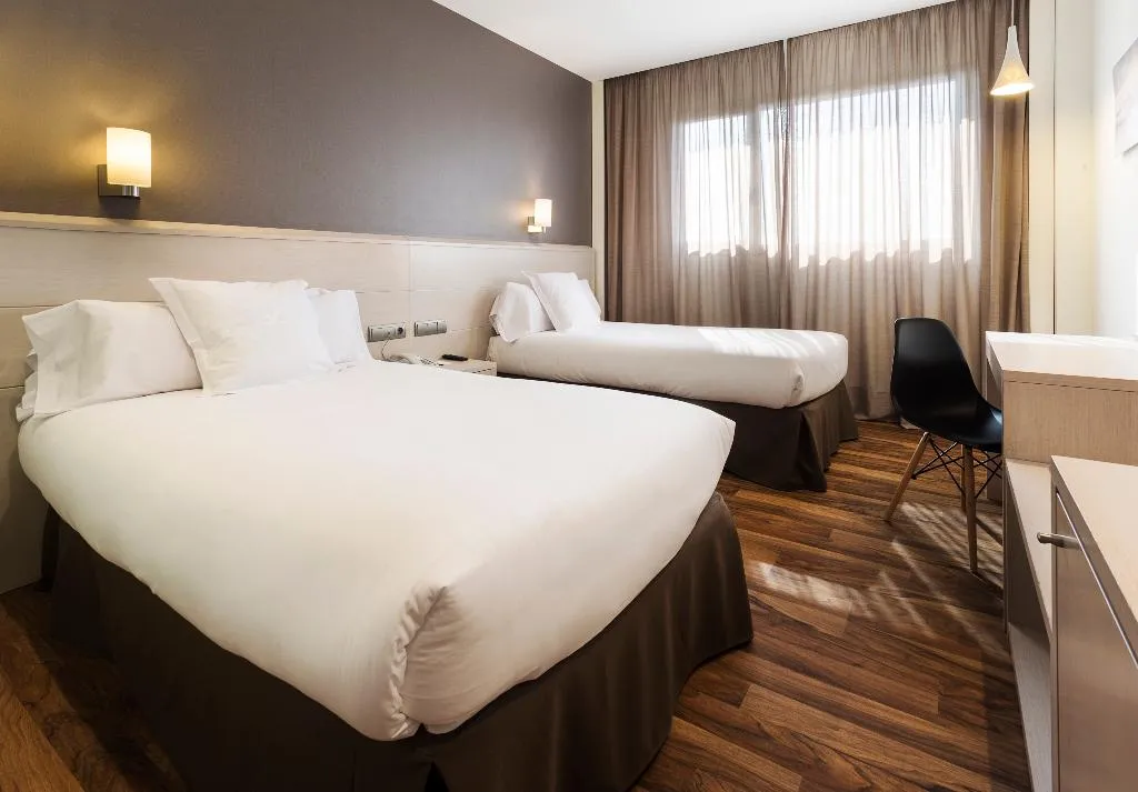 TRIPLE STANDARD Room, Azz Hotel Tactica, Valencia