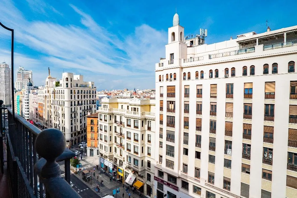 APARTMENT CAPACITY 3 TWO BEDROOMS Room, Smartr Madrid Gran Via 47, Madrid
