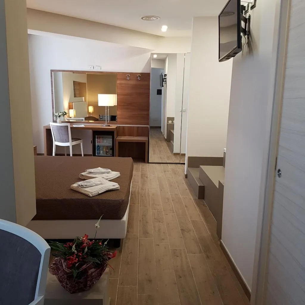 Room, Grand Hotel Del Lago, Palermo