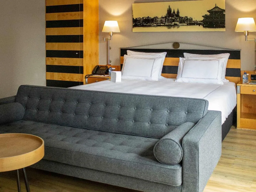 JUNIOR SUITE STANDARD Room, Swissotel Amsterdam, Amsterdam