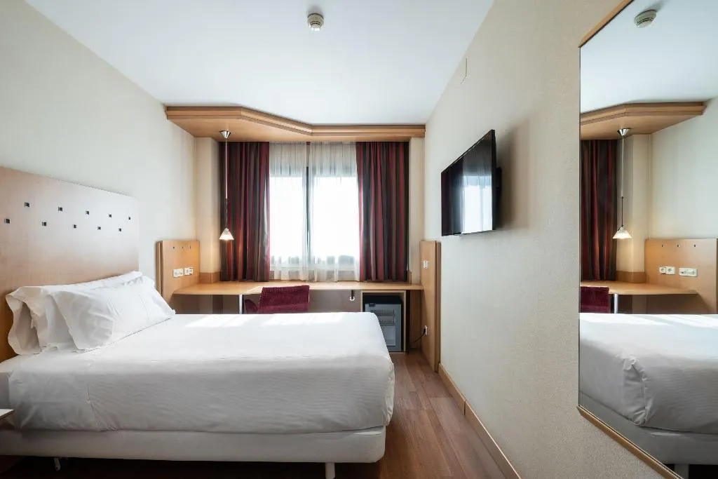 SINGLE STANDARD Room, Catalonia La Maquinista, Barcelona