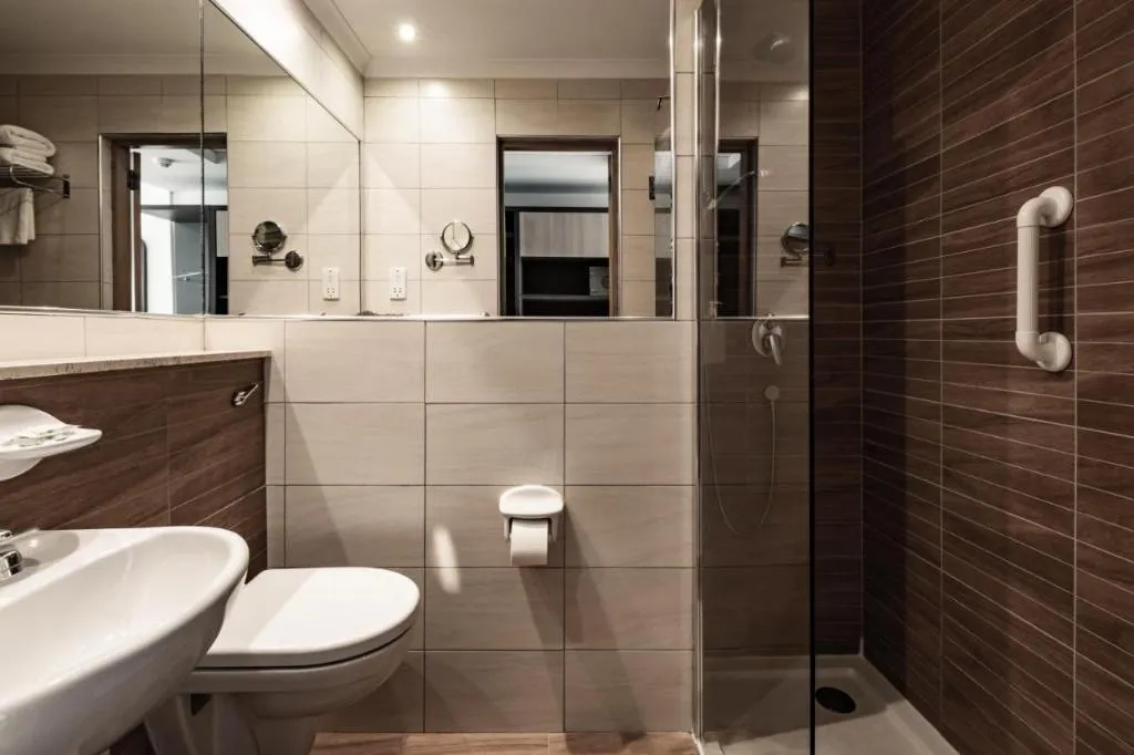 Double or Twin SIDE SEA VIEW Room, QAWRA Palace Resort & SPA, Malta