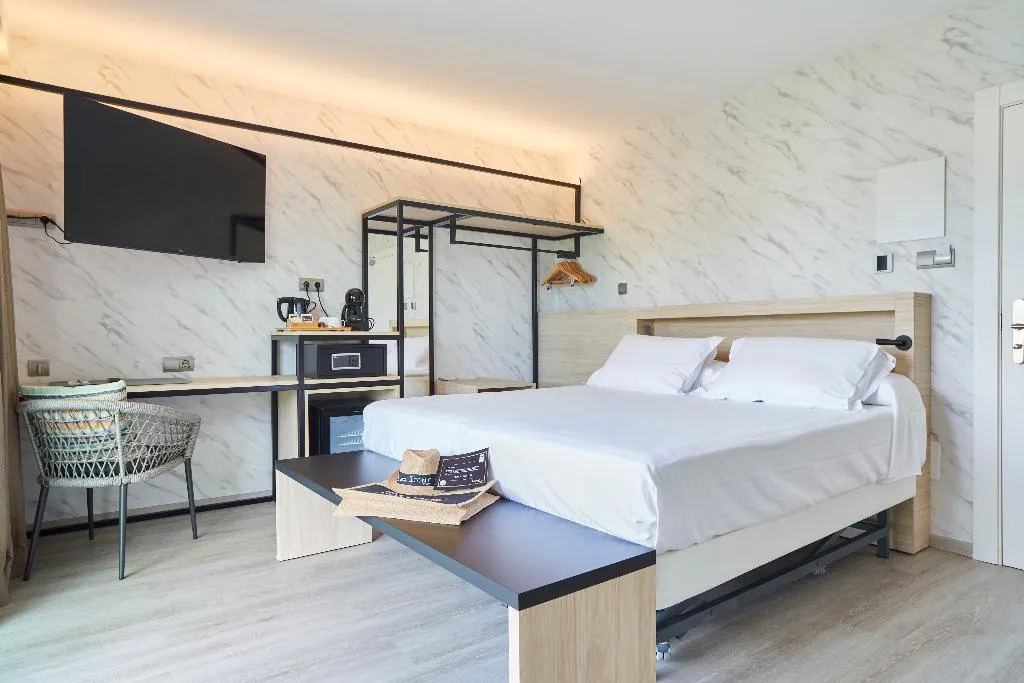 DOUBLE POOL VIEW Room, Invisa Hotel Es Pla, Ibiza