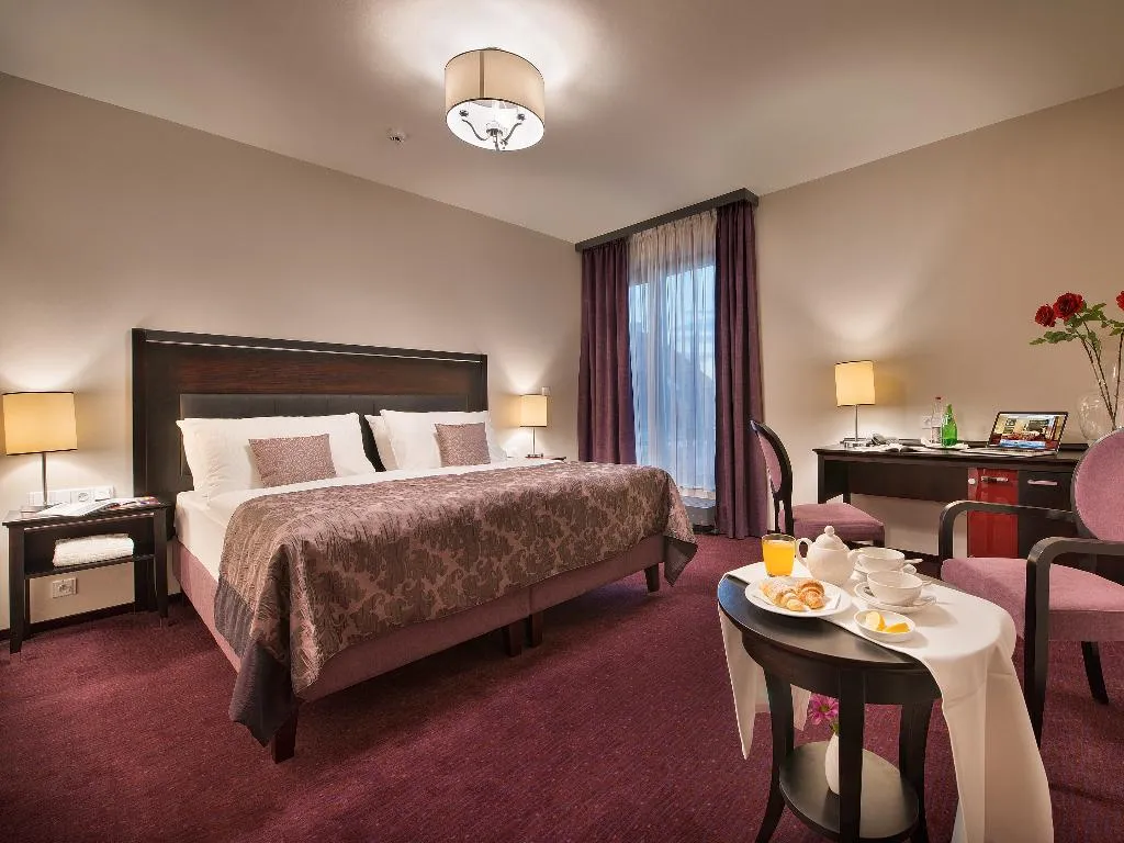 DOUBLE CAPACITY 3 Room, EA Hotel Embassy Prague, Prague