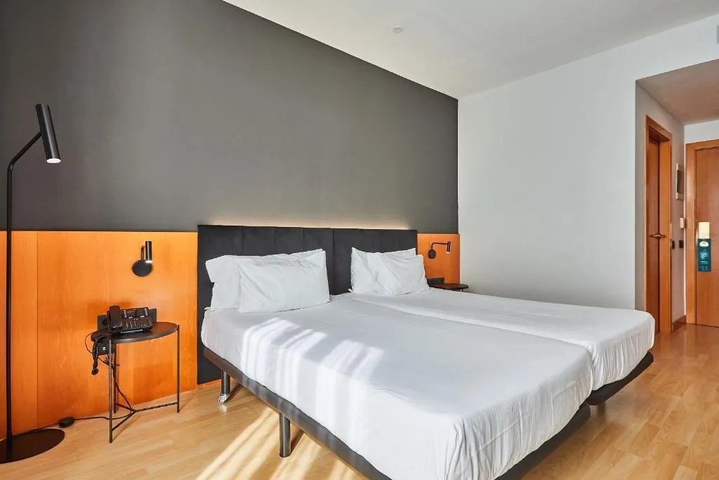 DOUBLE SINGLE USE CLUB Room, Silken St. Gervasi, Barcelona