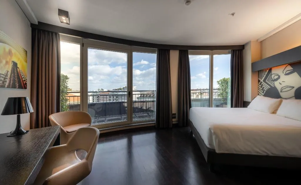 DOUBLE PREMIUM KING BED Room, Crowne Plaza Milan City, Milan