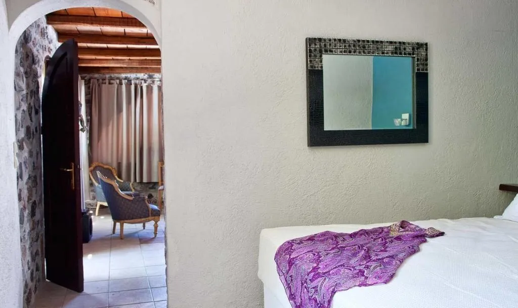JUNIOR SUITE WITH DOUBLE BED Room, Lava Suites & Lounge, Santorini