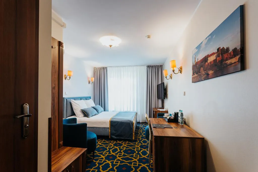 DOUBLE STANDARD Room, Jan, Krakow