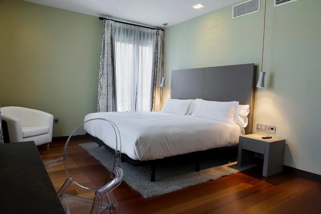 JUNIOR SUITE STANDARD Room, Hotel AR Isabel De Farnesio, Madrid