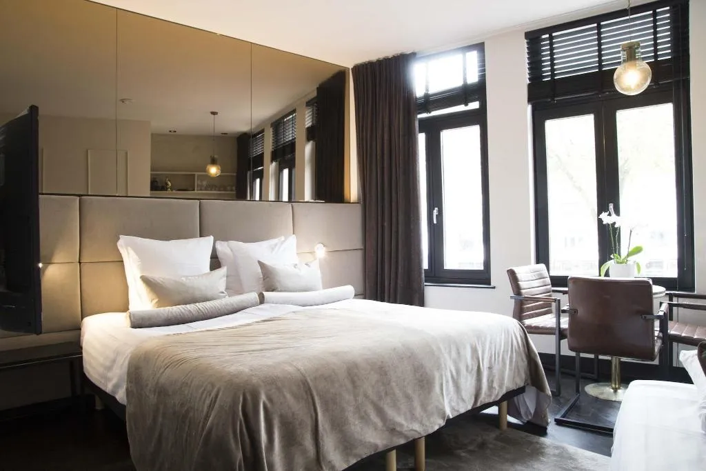 TRIPLE TWO BEDS Room, House Of Amstel, Amsterdam