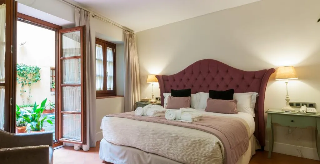 DOUBLE STANDARD Room, Palacio Pinello, Seville