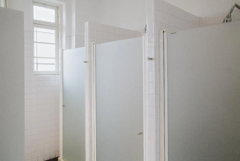 Bed in dormitory WITH SHARED BATHROOM Room, Porto Spot Hostel, Porto