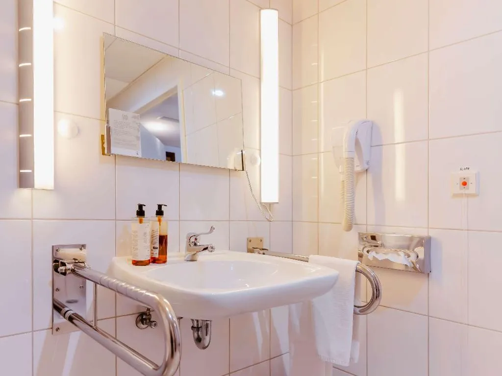 DOUBLE Accessible Room, Novotel Krakow City West, Krakow