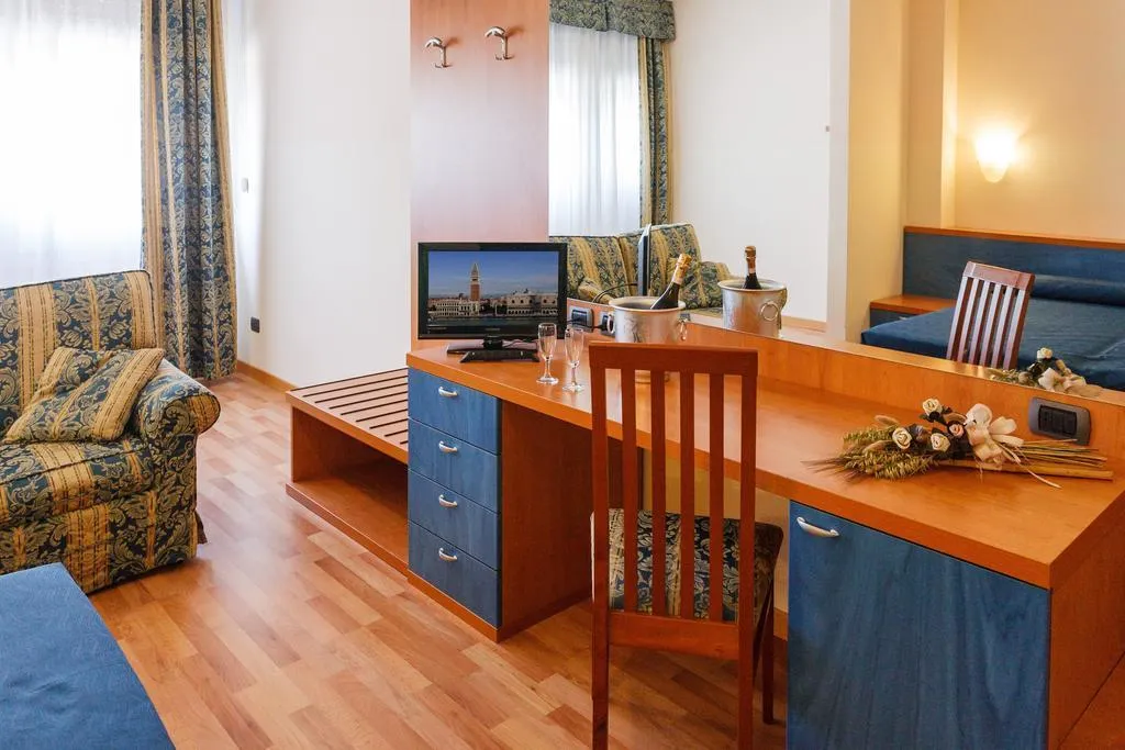 General view, Airmotel, Venice
