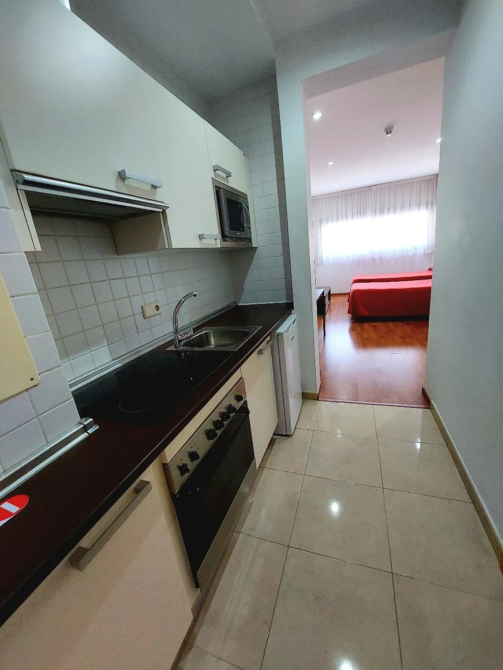 STUDIO CAPACITY 2 Room, Domocenter Apartamentos TurÃ­sticos, Seville