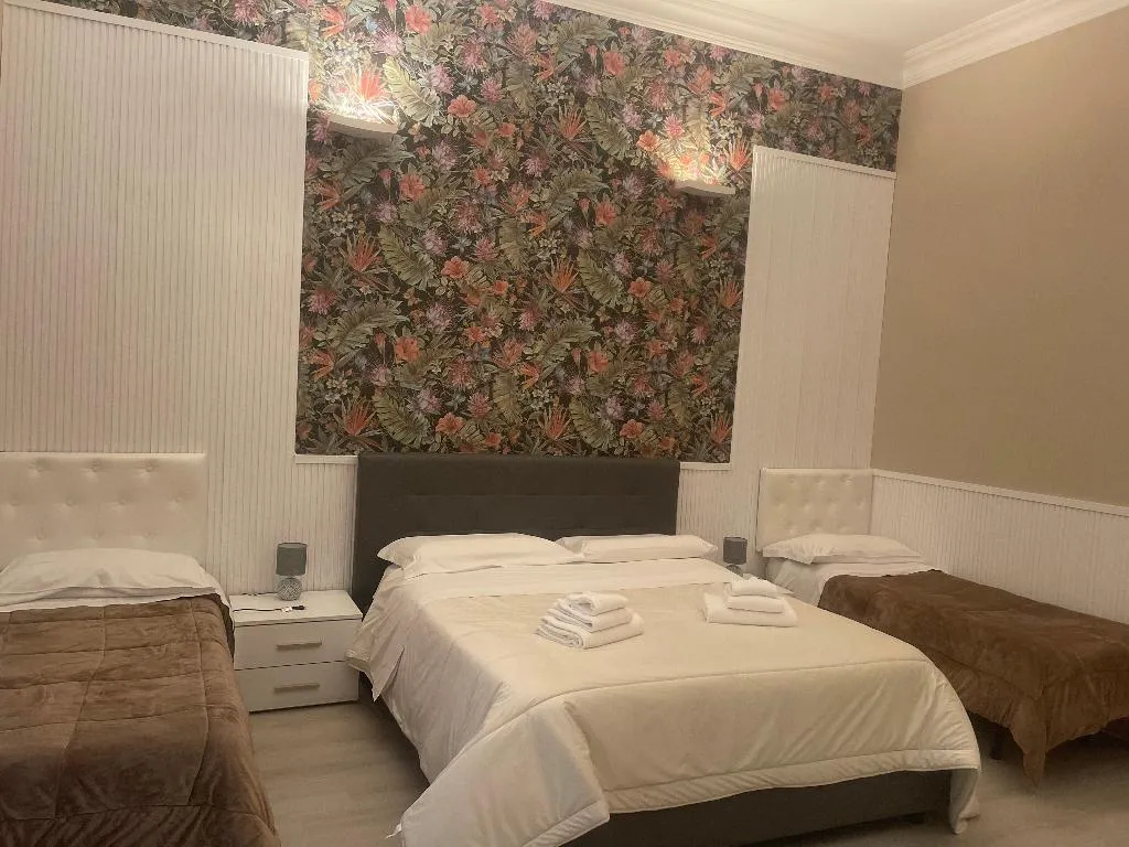 QUADRUPLE STANDARD Room, B&B Chez Moi, Naples
