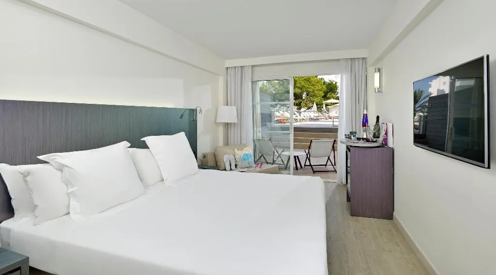 DOUBLE POOL VIEW Room, Sol House Mallorca, Majorca
