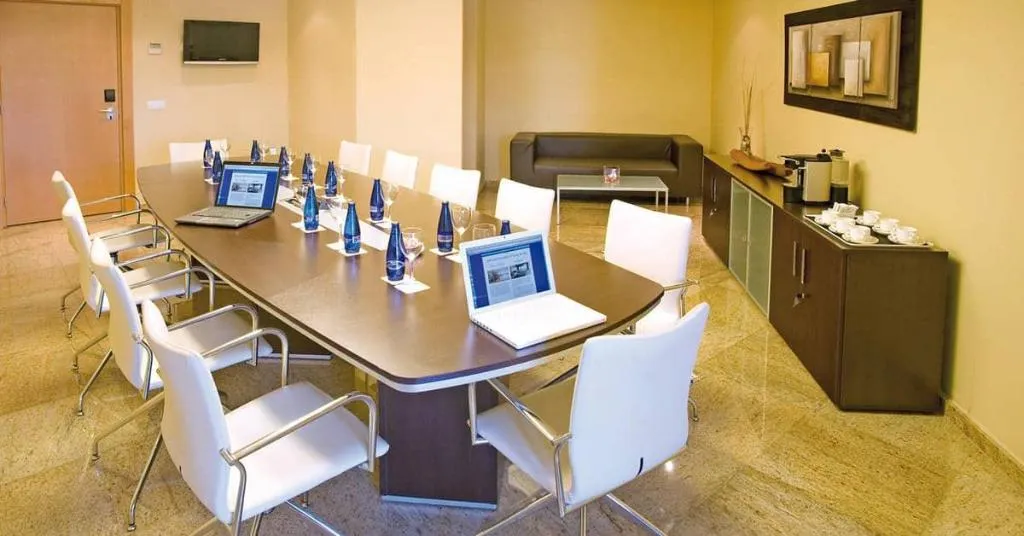 Conferences, Suit d M correct code to use 3695, Costa Blanca