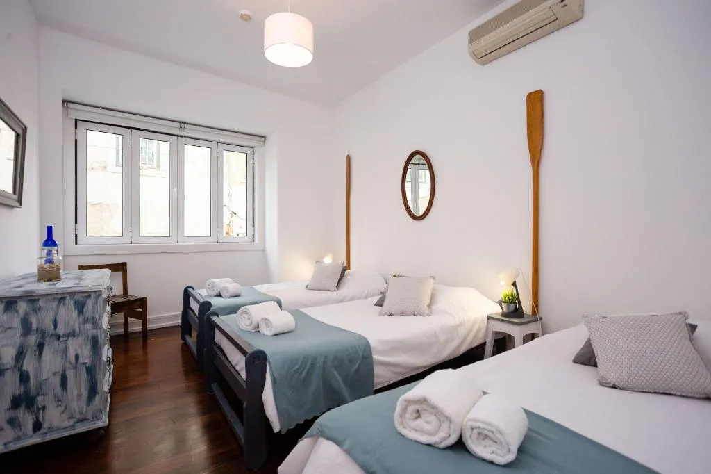 Room, Kais do Sol, Lisbon