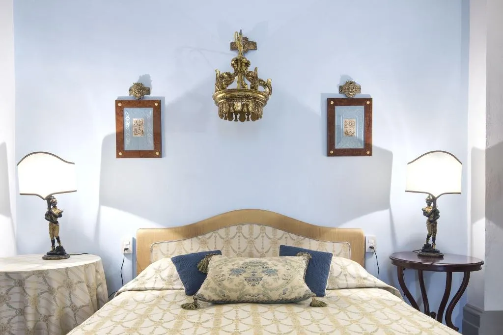 Room, Perla Js, Florence