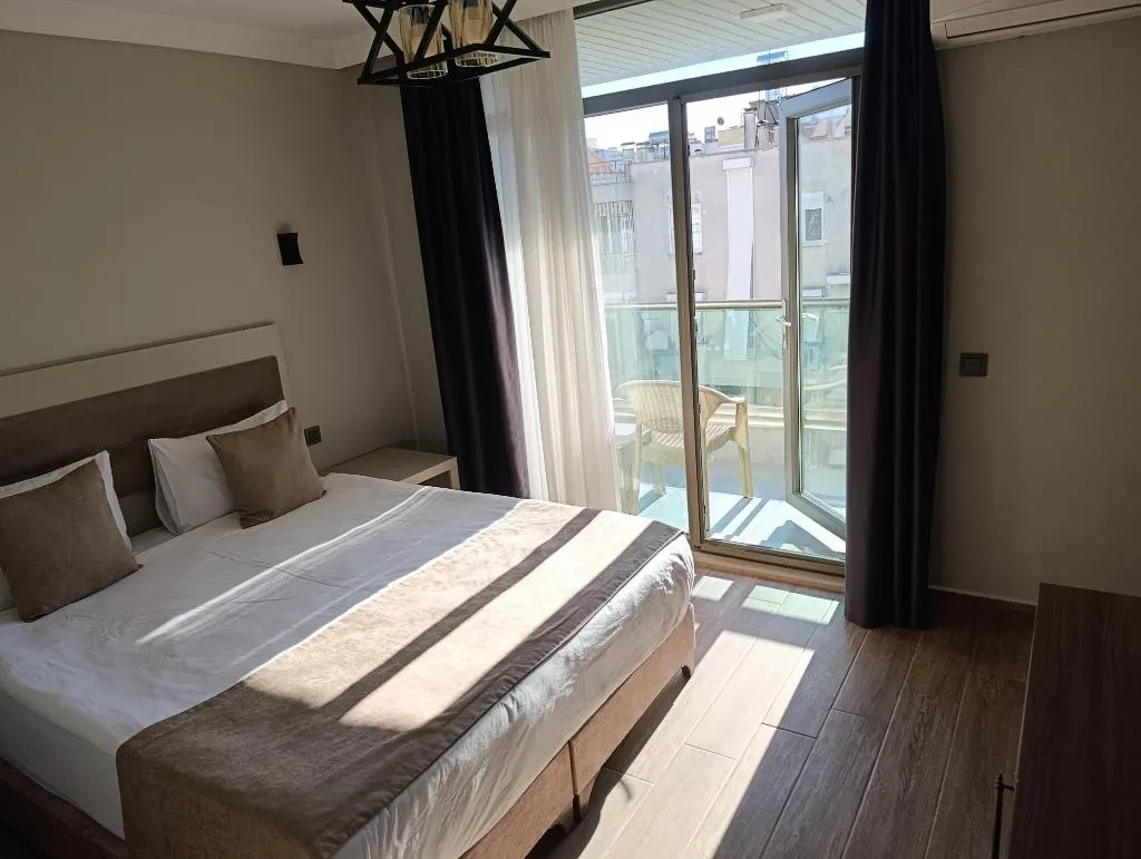 FAMILY ROOM FOUR BEDROOMS ONE BATHROOM Room, Zenia Otel, Antalya
