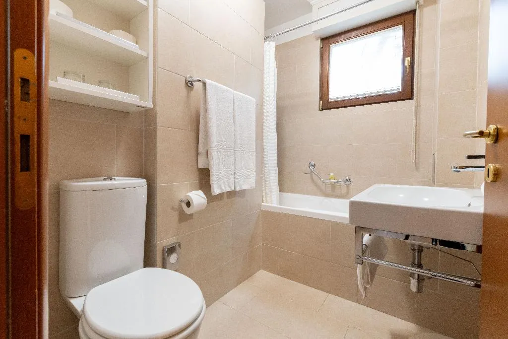 APARTMENT TWO BEDROOMS Room, The Residence, Split