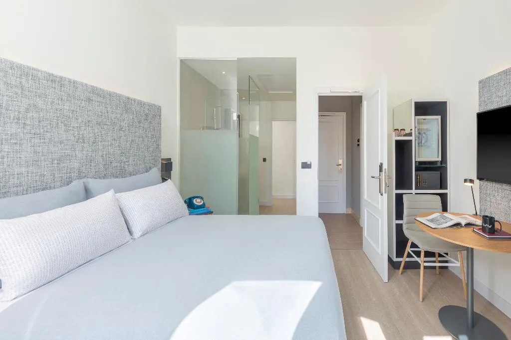 DOUBLE CONNECTING ROOM Room, Innside Madrid Gran Via, Madrid