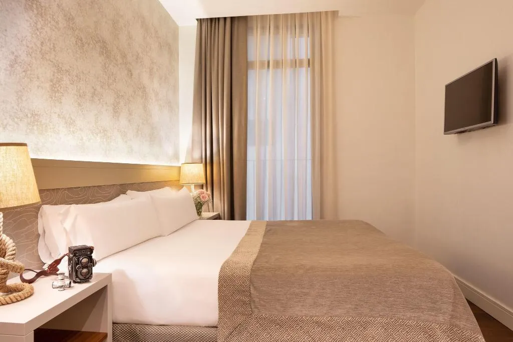 DOUBLE INNER Room, Duquesa Suites, Barcelona