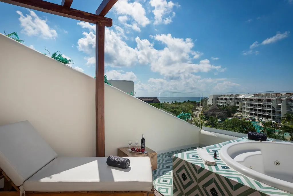 JUNIOR SUITE DELUXE POOL VIEW Room, Ocean Riviera Paradise All Inclusive, Cancun Area