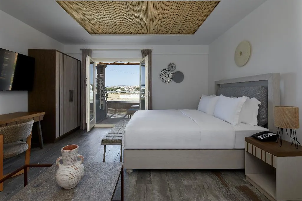 JUNIOR SUITE STANDARD Room, Sea Breeze Santorini Beach Resort, Curio Collectio, Santorini