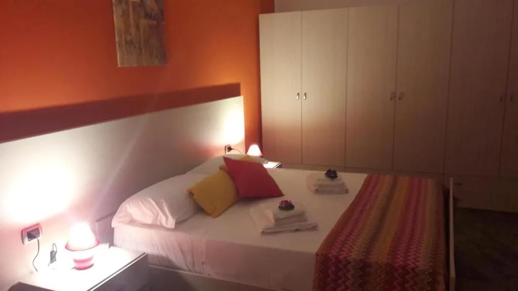 Room, B&B Cornelia, Naples
