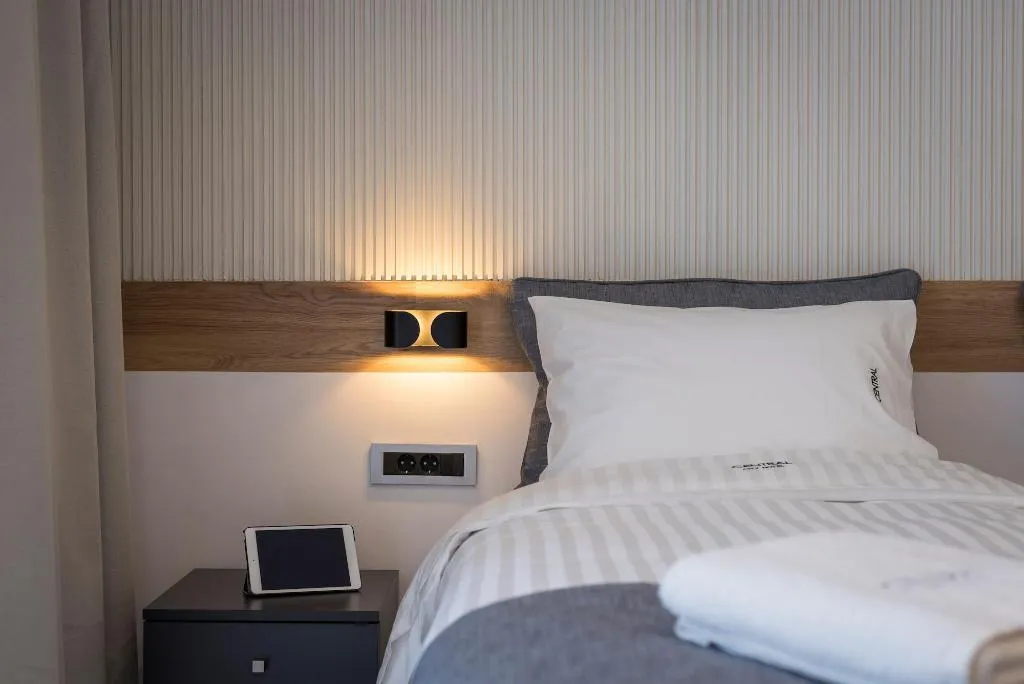 Room, Central City Hotel, Crete