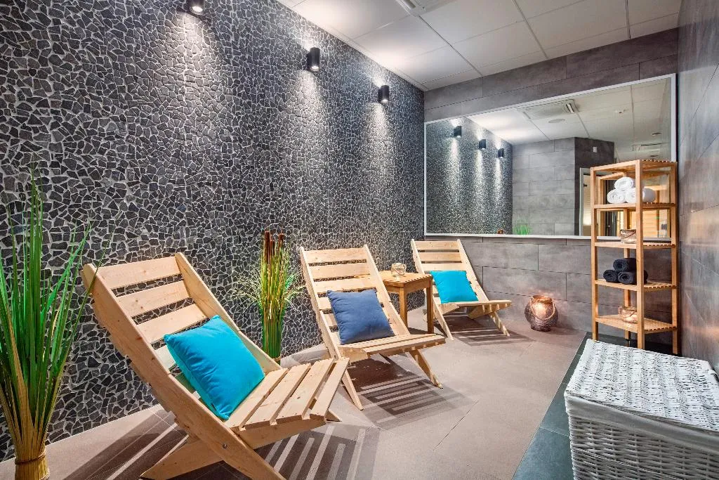 Sports and Entertainment, Hotel Aquarion Family & Friends - Destigo Hotels, Krakow