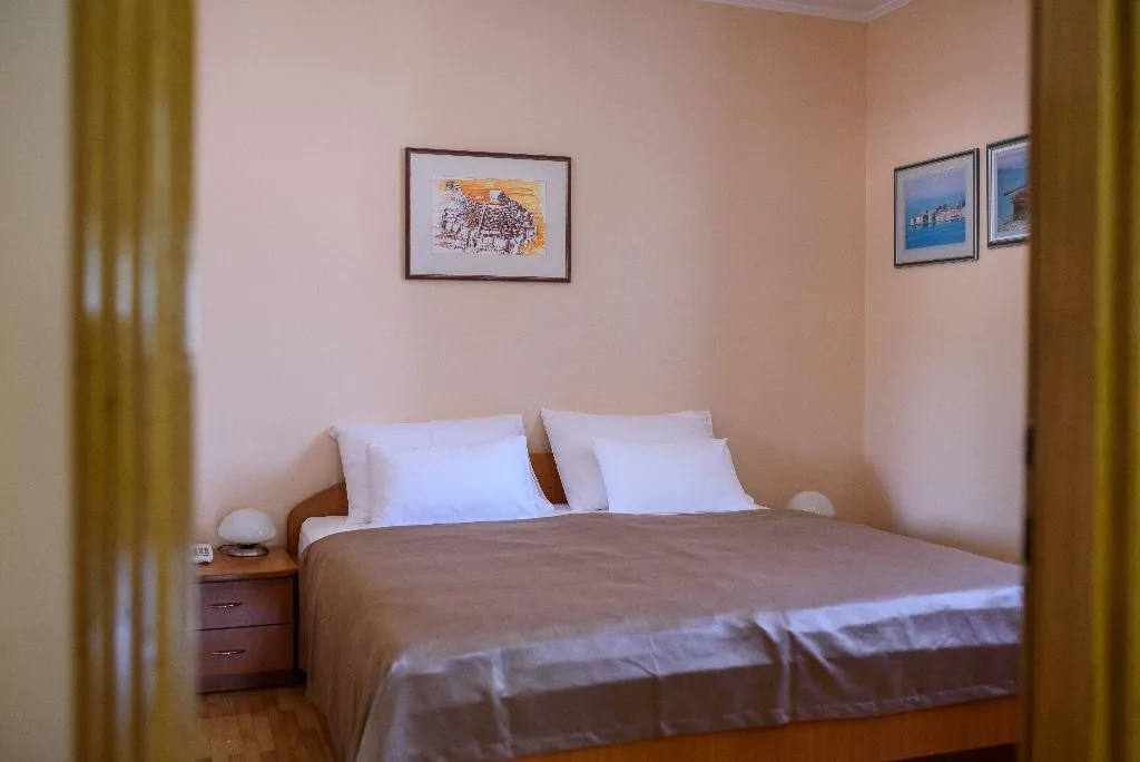 APARTMENT CAPACITY 4 TWO BEDROOMS Room, Vila Curic, Dubrovnik