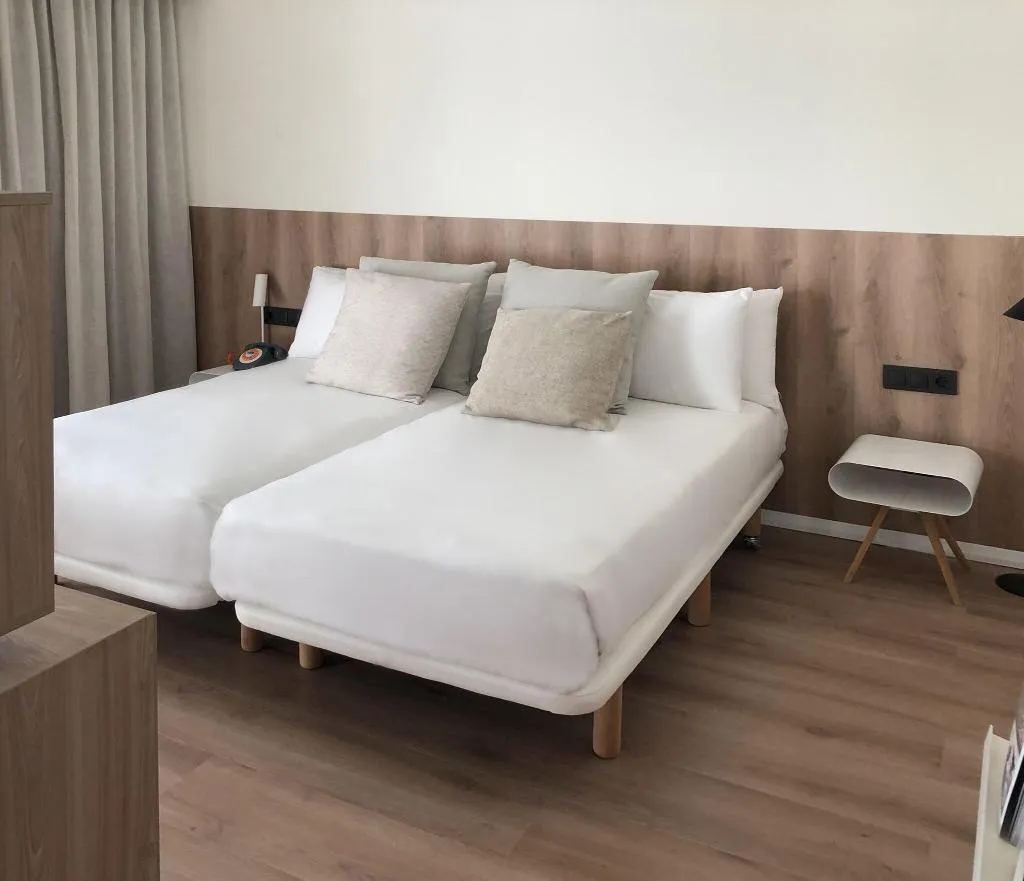 SUITE LAKE VIEW Room, Innside by Melia Alcudia, Majorca