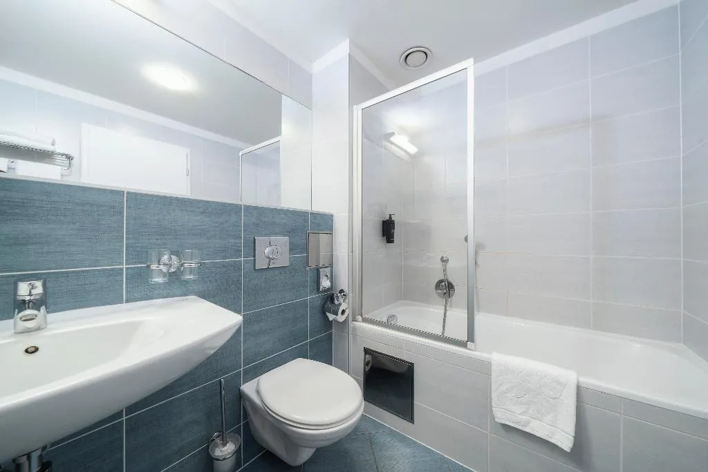 QUADRUPLE SUPERIOR Room, Ehrlich Hotel, Prague