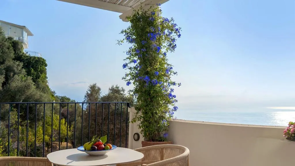 Room, Borgo Santandrea, Naples