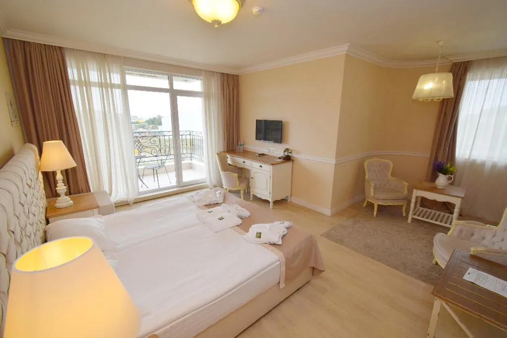 APARTMENT TWO BEDROOMS ONE BATHROOM Room, Therma Palace, Varna