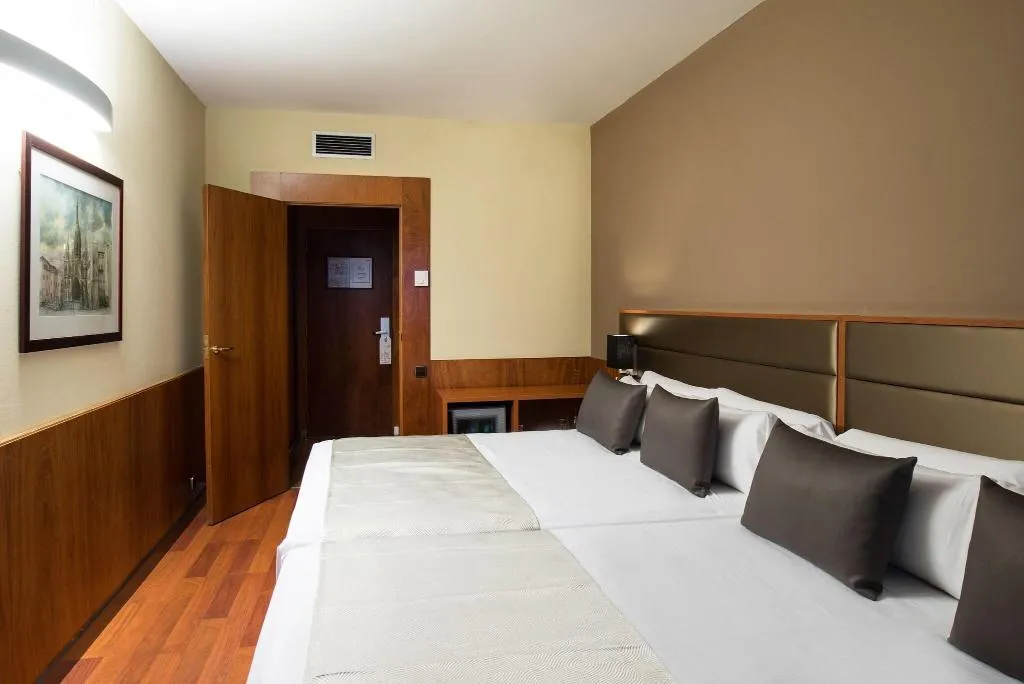FAMILY ROOM TWO KING BEDS Room, Catalonia Diagonal Centro, Barcelona