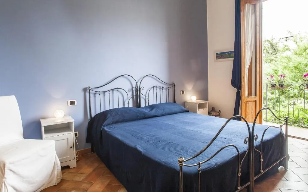 Room, Chez Moi, Florence