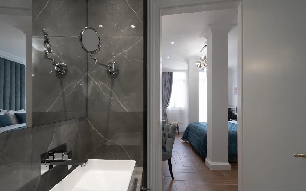 SUITE WITH JACUZZI Room, Praxitelous Luxury Suites, Athens